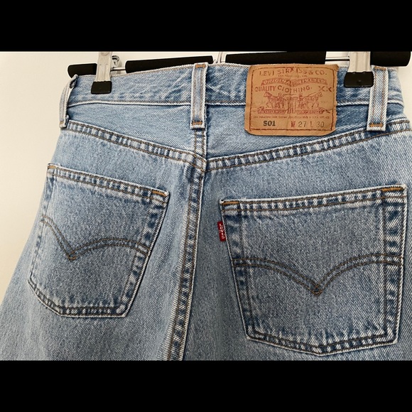 Vintage Levi’s 501 Light-wash - Picture 2 of 4